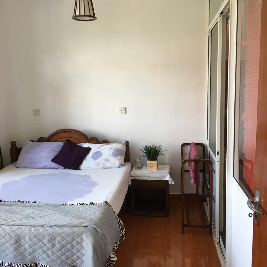 Holiday Stay Inn Канді Екстер'єр фото
