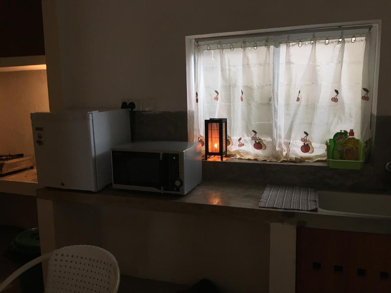 Holiday Stay Inn Канді Екстер'єр фото